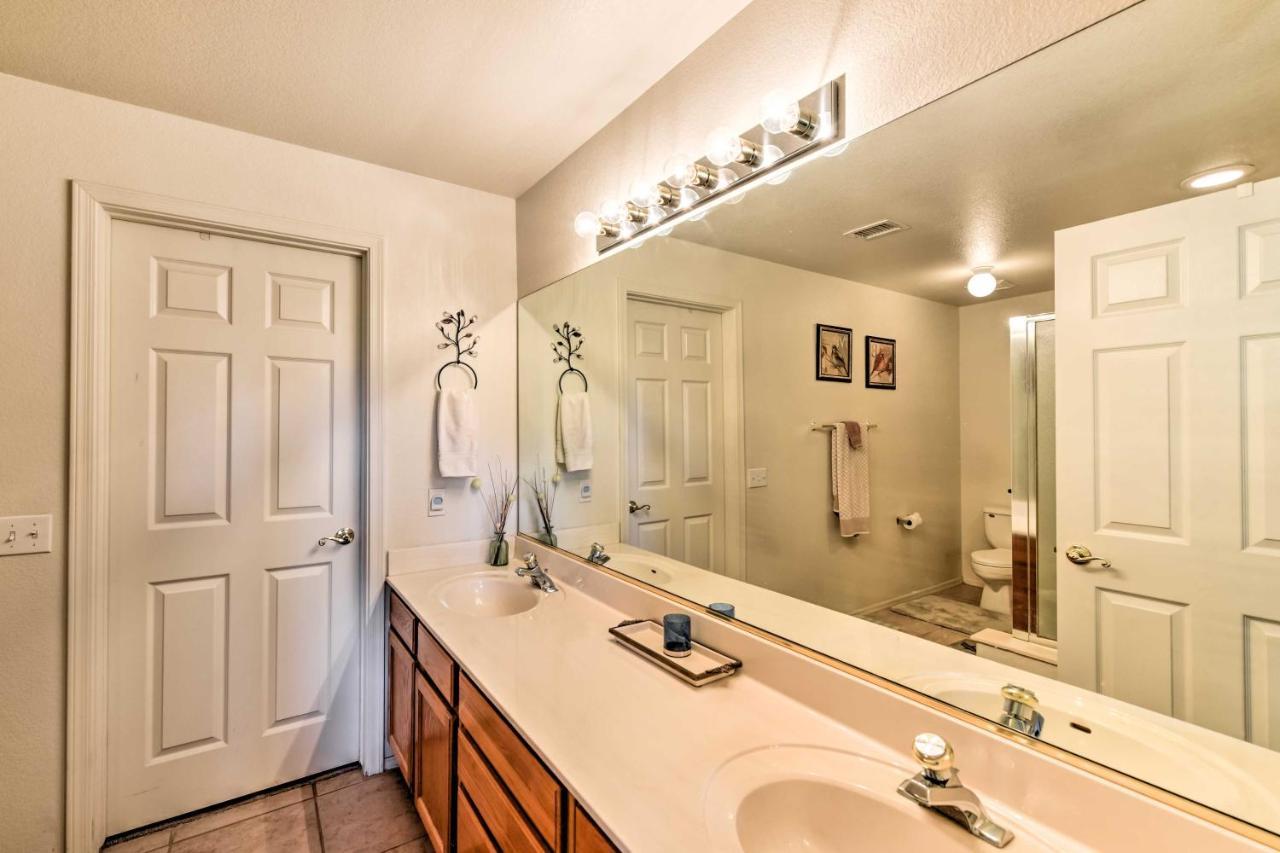 Phoenix Condo With Balcony And Spa - 14 Mi To Downtown Exterior photo